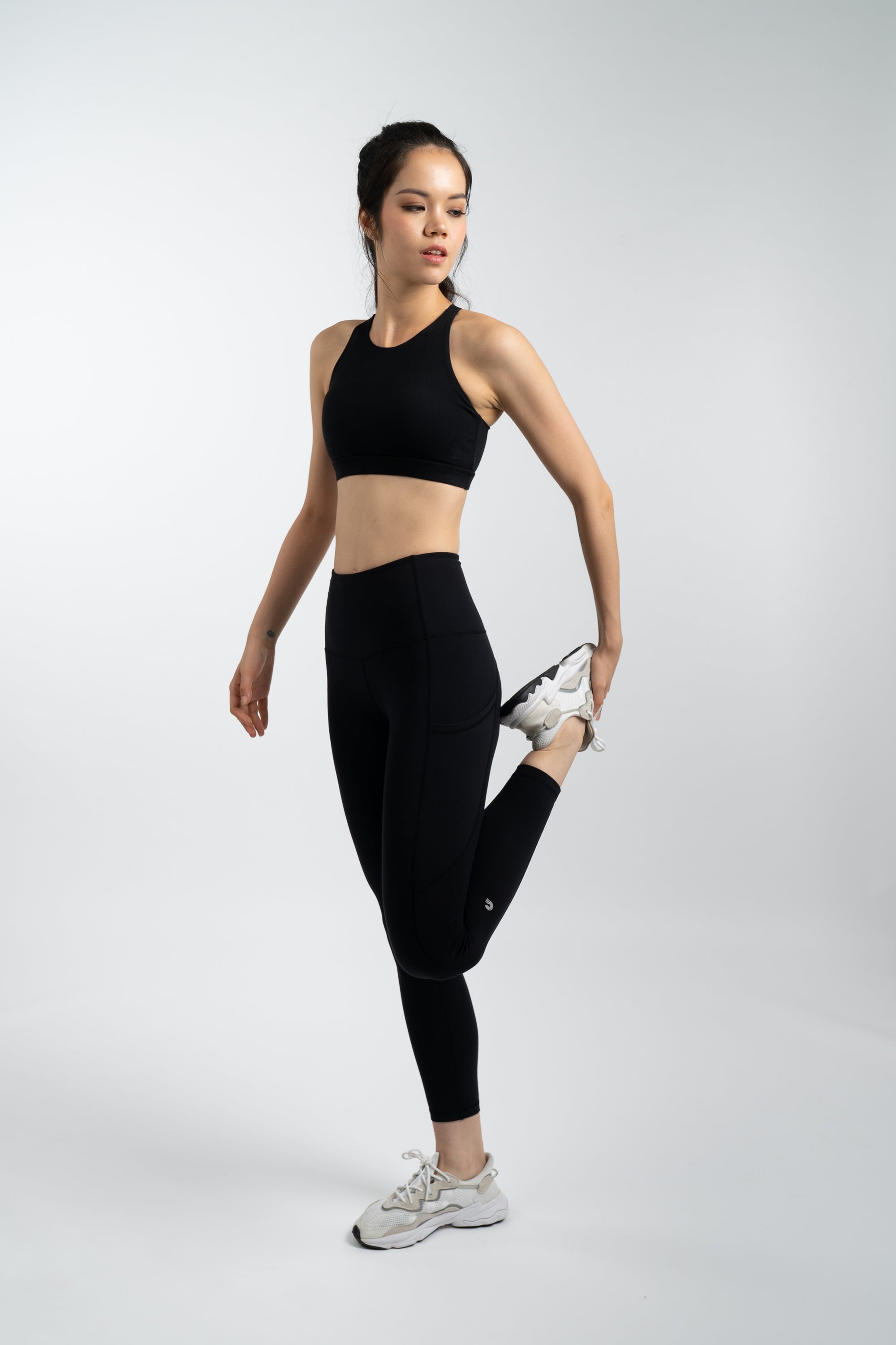 Gym Squad Active Power Up X-Back Bra in Jet Black